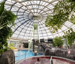 Aquapark oberhausen mi dach und pflanzen.