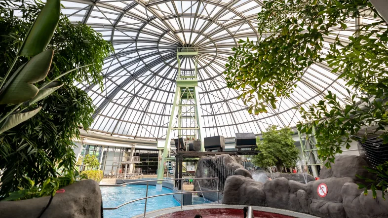 Aquapark oberhausen mi dach und pflanzen.