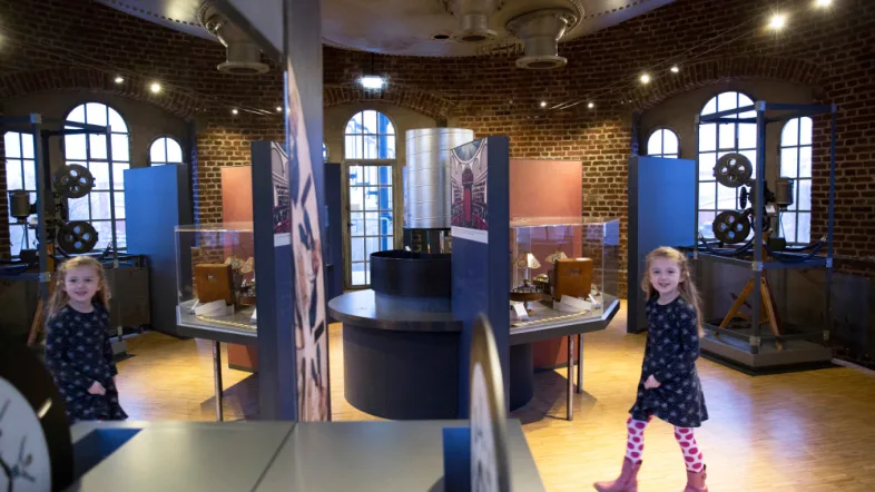 Spiegelinstallation in der Camera Obscura Mülheim als Teil der Ausstellung zur Optik.