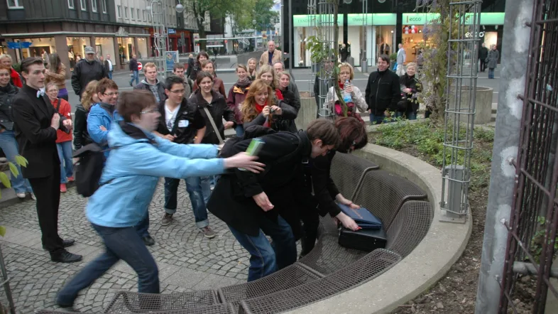 Vorgeführter Diebstahl beim City Krimi Live Adventure.