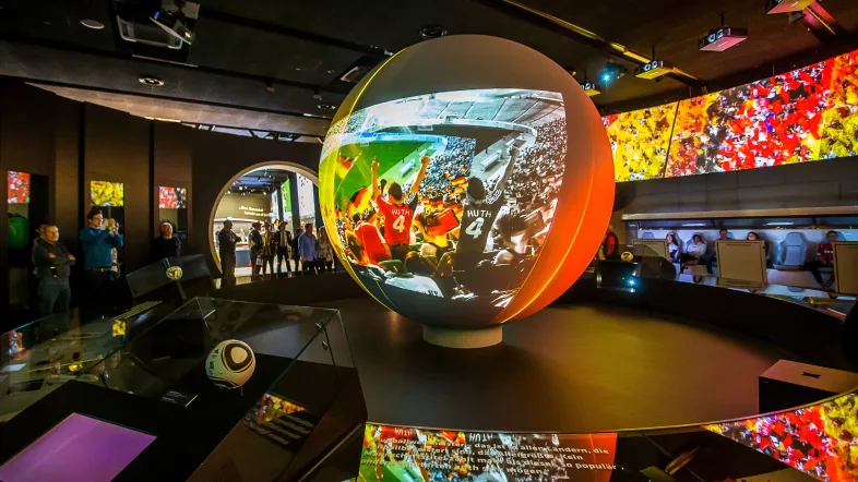 Goldene Generation schw rot gold