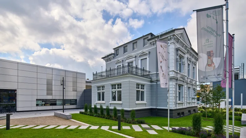 Blick auf die gründerzeitliche Villa Herminghaus.