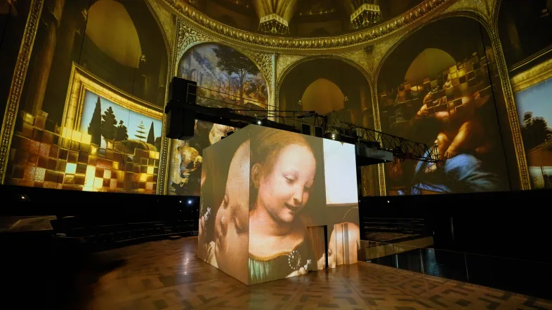 Projektion eines Gemäldes auf einem Kasten im Gaskessel wuppertal.