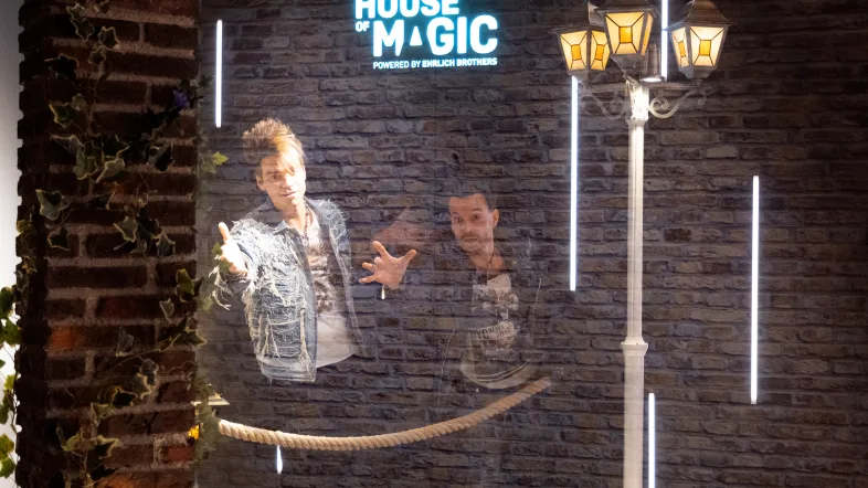 Hologramm der Ehrlich Brothers beim HOUSE OF MAGIC - powered by Ehrlich Brothers in Oberhausen