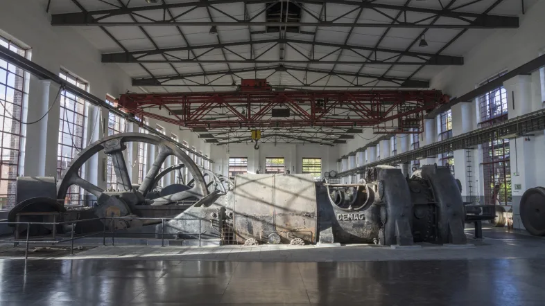 Kompressorenhalle der Kokerei Hansa in Dortmund mit historischen Industrieanlagen.