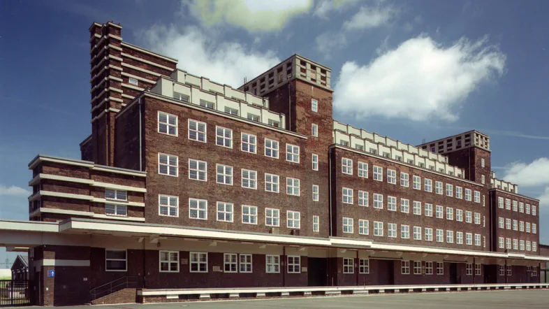 Aussenansicht des LVR-Industriemuseum Peter-Behrens-Bau.