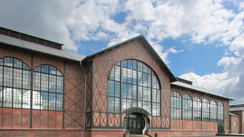 Fassade der Maschinenhalle von Zollern