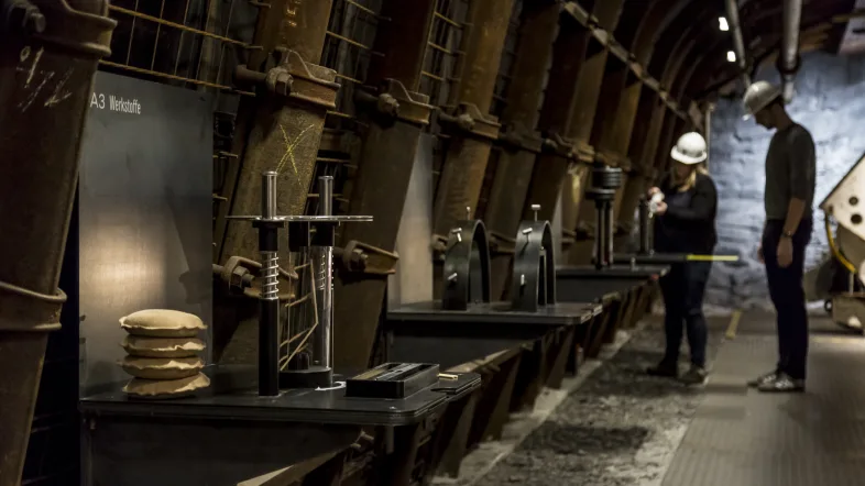 Blick ins Montanium mit Hands-on-Stationen.