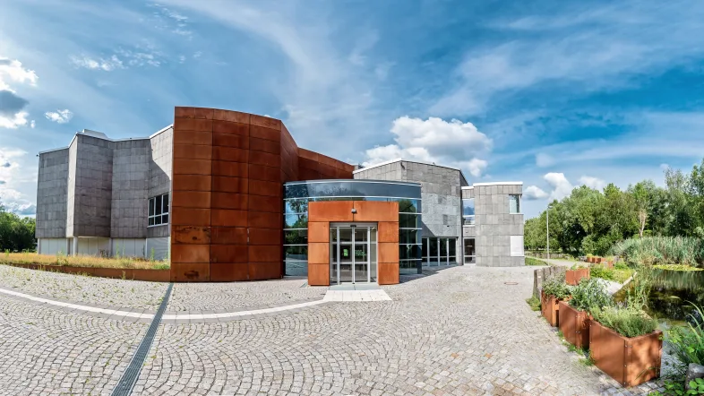 Außenansicht des Eingangs des Naturmuseum in Dortmund.