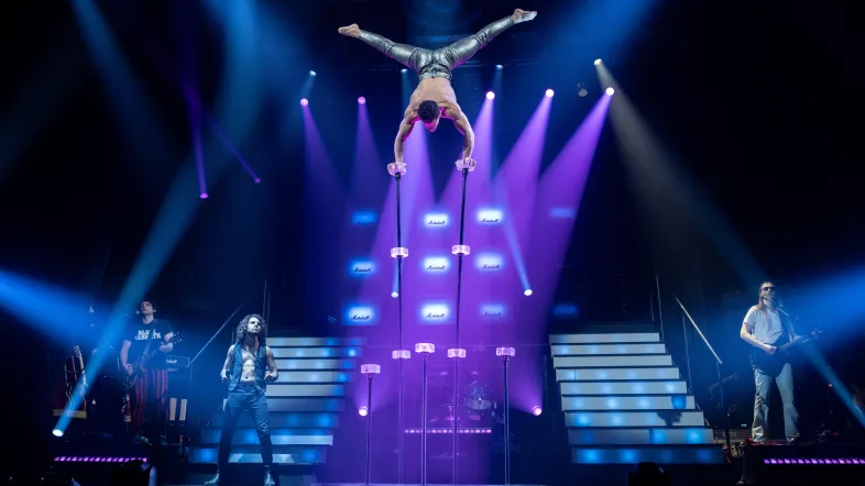 Handstand Akrobatik Lucas Suarez