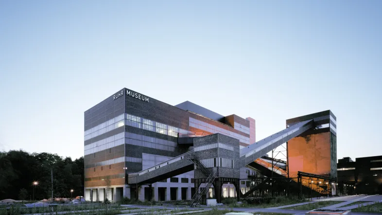 Außenaufnahme des Ruhr Museums und Portal der Industriekultur in Essen.