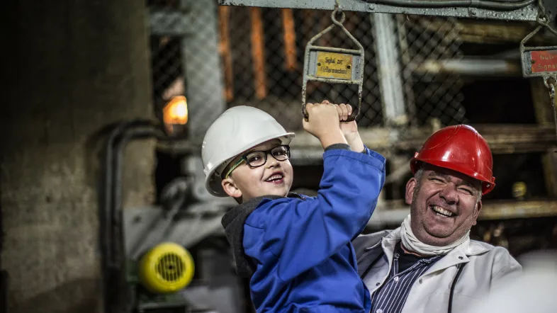 Kind bei einer Führung im Sauerländer Besucherbergwerk Ramsbeck.