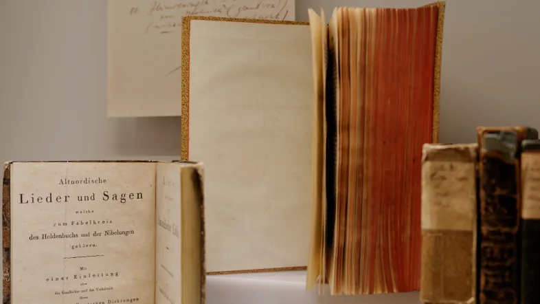 Ausgestellte Bücher im Siegfried Museum in Xantern.