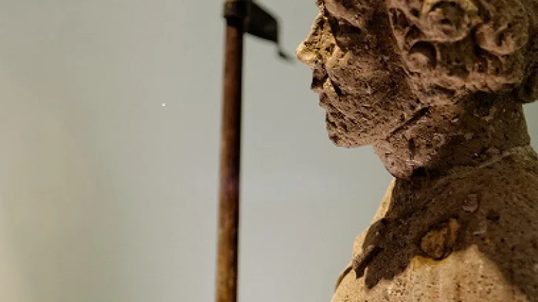 Sandsteinfigur 14. Jahrhundert St. Viktor