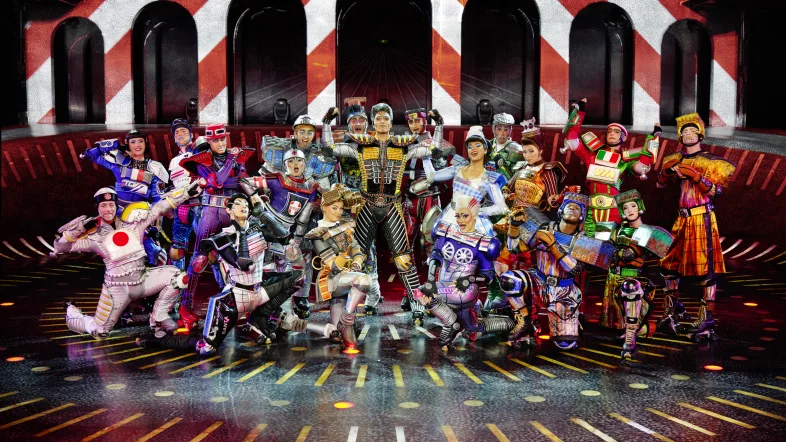 Komplettes ensemble des Starlight Express Bochum.