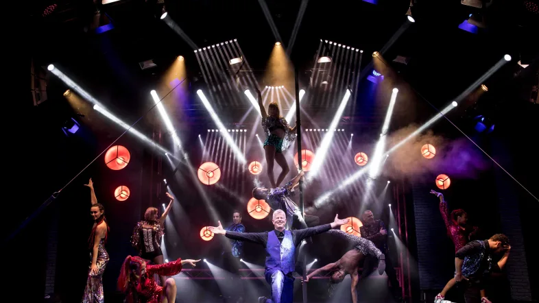 Schauspieler auf der Bühne beim Varieté et cetera in Bochum.